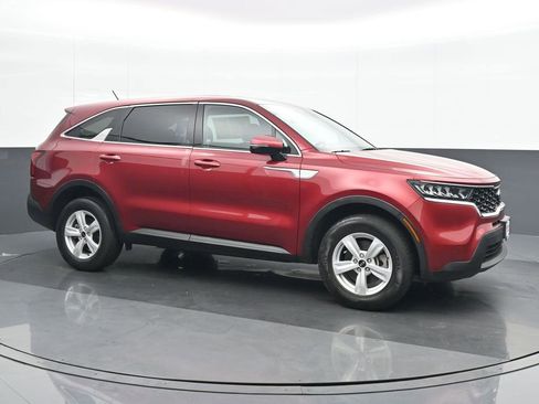 Used 2021 Kia Sorento LX image 8