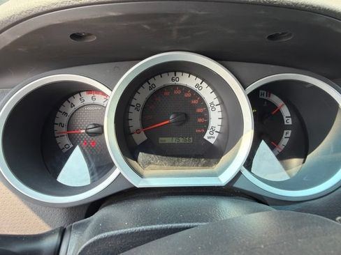 Used 2014 Toyota Tacoma 4x4 Double Cab w/ TRD Off-Road Package image 12