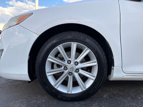 Used 2012 Toyota Camry XLE w/ Leather Pkg FWD image 11