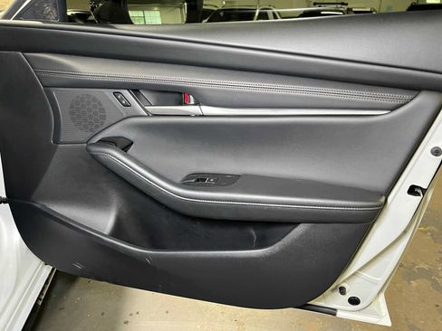 Used 2025 MAZDA MAZDA3 s Sport FWD image 10