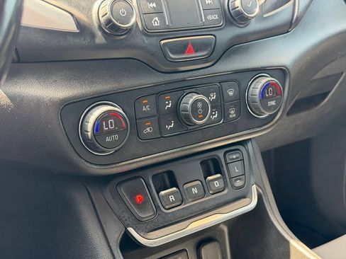Used 2019 GMC Terrain SLT FWD image 22