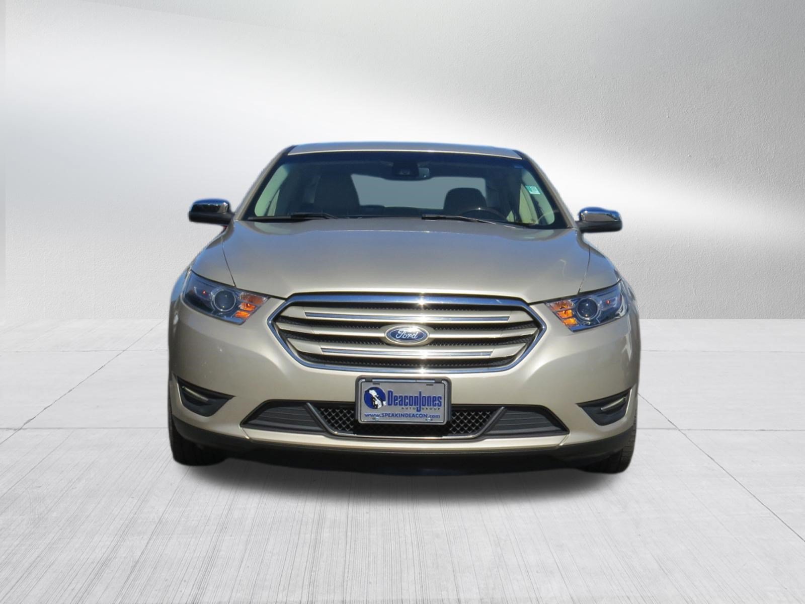 Used 2017 Ford Taurus Limited AWD/4WD image 8