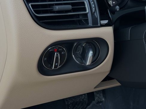 Used 2025 Porsche Macan image 21