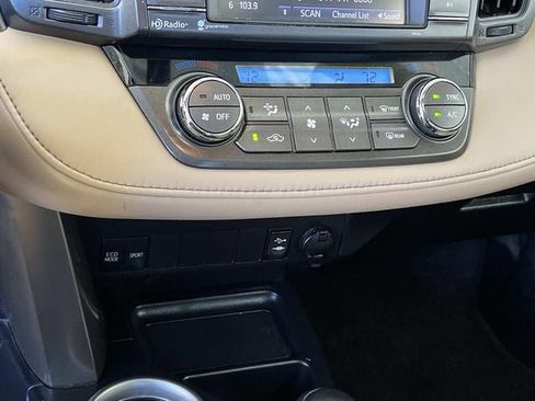 Used 2014 Toyota RAV4 XLE image 31