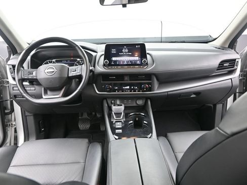 Used 2025 Nissan Rogue SV w/ SV Premium Package FWD image 34