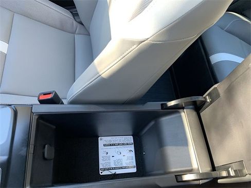 Used 2025 Toyota Camry SE image 26