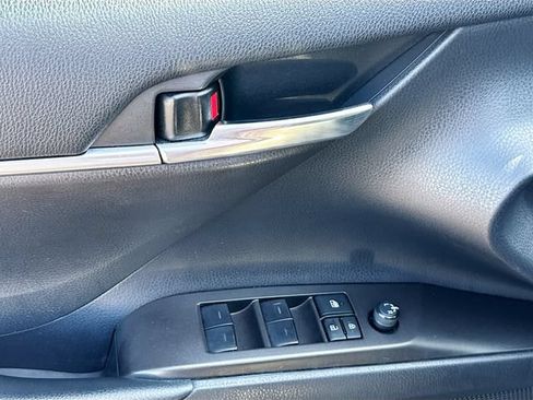 Used 2023 Toyota Camry SE FWD image 22