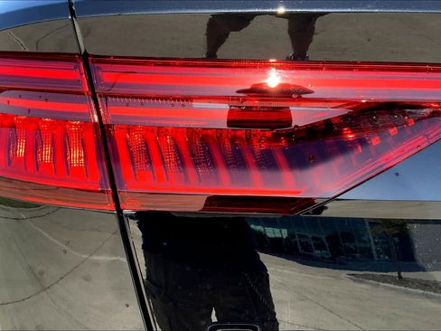 Used 2023 Audi Q8 Prestige w/ Prestige Package image 26