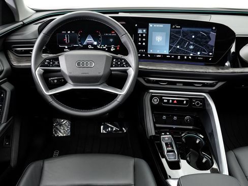 Certified 2025 Audi Q5 Premium w/ Convenience Package AWD/4WD image 15
