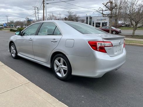Used 2014 Toyota Camry SE FWD image 5