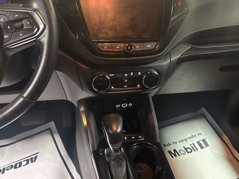 Used 2023 Chevrolet TrailBlazer ACTIV w/ Sun and Liftgate Package image 9