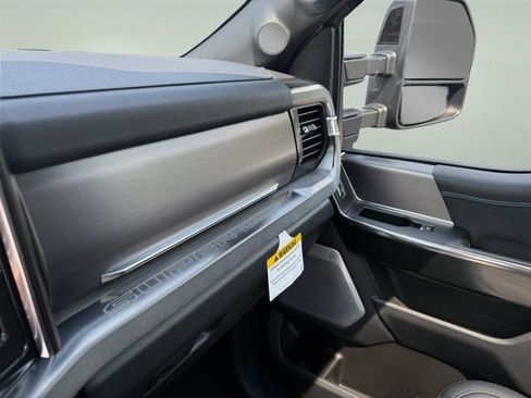 New 2026 Ford F250 4x4 Crew Cab Super Duty image 17