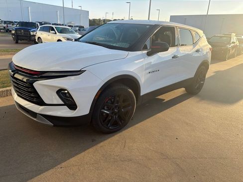 Used 2025 Chevrolet Blazer LT w/ Redline Edition FWD image 1