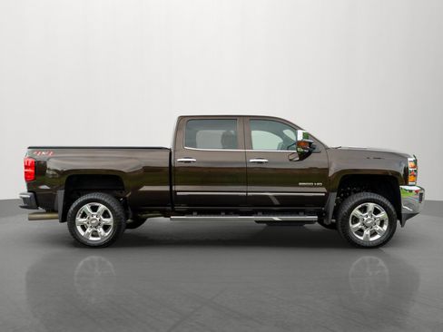Used 2018 Chevrolet Silverado 2500 LTZ w/ Duramax Plus Package AWD/4WD image 8