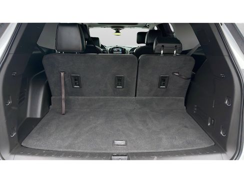 Used 2019 Chevrolet Traverse RS image 54