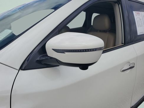 Used 2019 Nissan Pathfinder Platinum FWD image 28