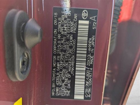 Used 2019 Toyota C-HR Limited image 17