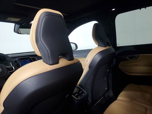 Certified 2023 Volvo XC90 B6 Ultimate w/ Protection Package Premier image 16
