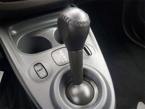 Used 2017 smart fortwo passion image 16