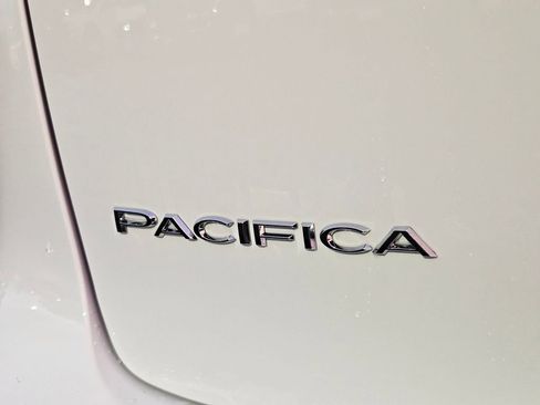 New 2026 Chrysler Pacifica Select image 34
