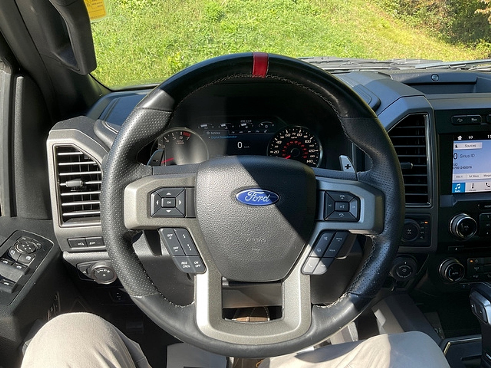 Used 2018 Ford F150 Raptor w/ Equipment Group 802A Luxury AWD/4WD image 18