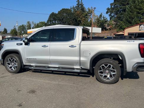 Used 2022 GMC Sierra 1500 SLT w/ SLT Premium Plus Package AWD/4WD image 7