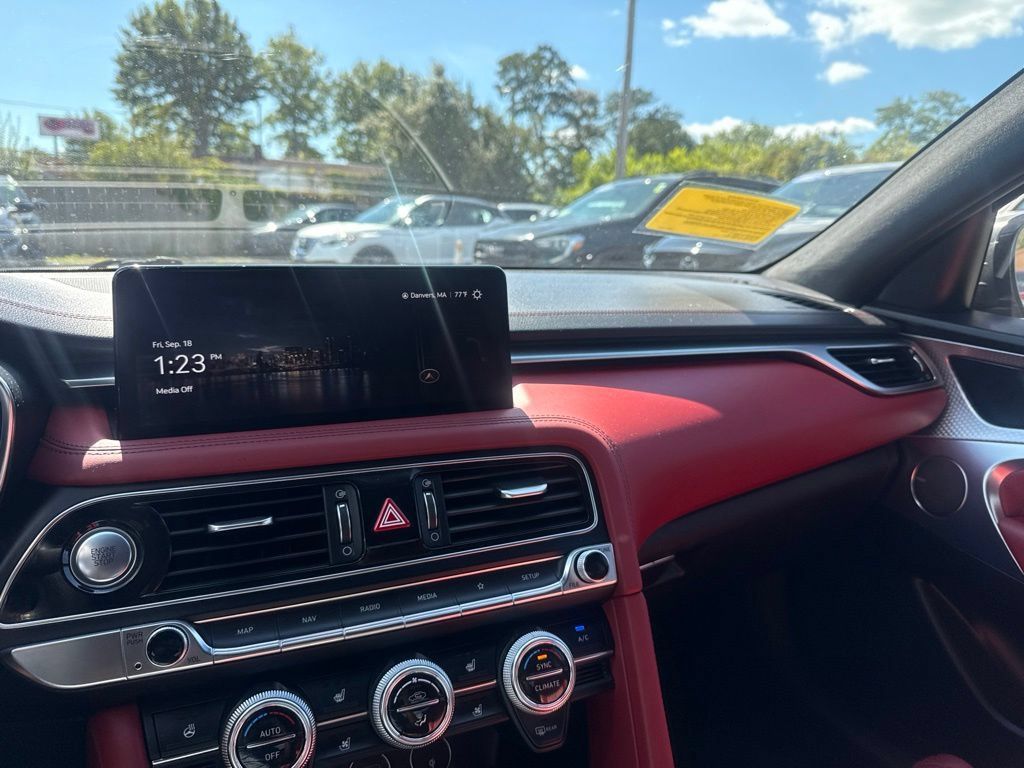 Used 2022 Genesis G70 3.3T Launch Edition RWD image 10