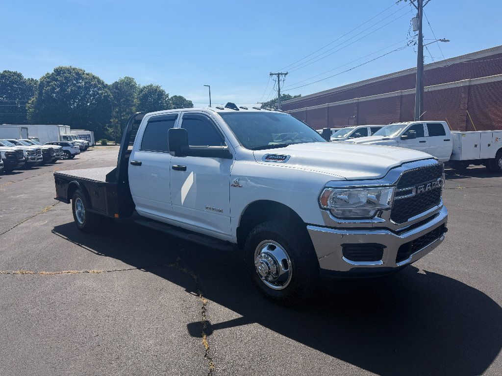 Used 2022 RAM 3500 Tradesman w/ Chrome Appearance Group RWD image 3