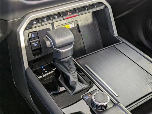 Used 2022 Toyota Tundra Platinum image 12