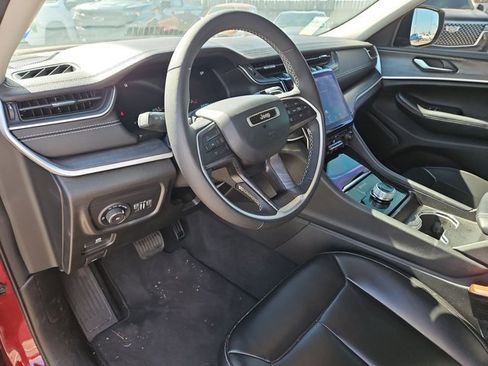 Used 2024 Jeep Grand Cherokee L Limited image 9