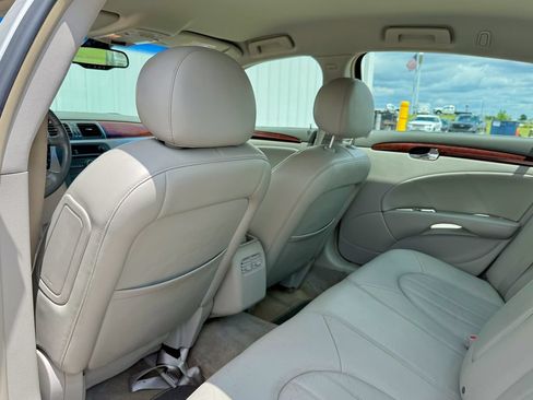 Used 2007 Buick Lucerne CXL w/ Luxury Package FWD image 13
