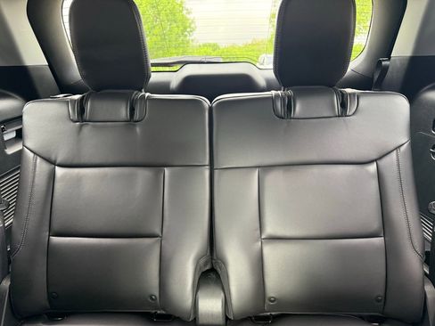 Used 2022 Ford Explorer XLT w/ Equipment Group 202A image 20