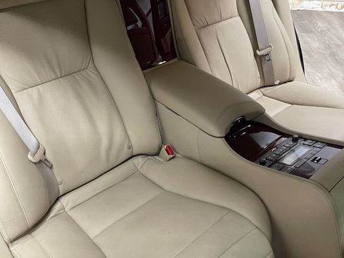 Used 2009 Lexus LS 460 L w/ Executive Class Seating Pkg RWD image 34
