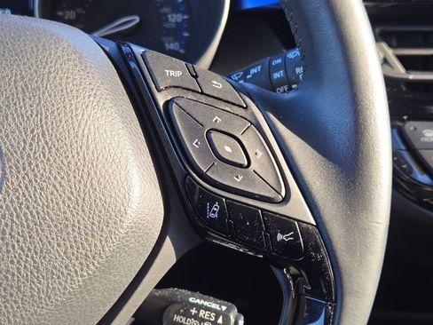 Used 2021 Toyota C-HR XLE image 30