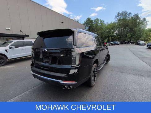 Used 2026 Chevrolet Suburban Premier AWD/4WD image 4