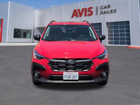 Used 2025 Subaru Crosstrek 2.5i Premium AWD/4WD image 2