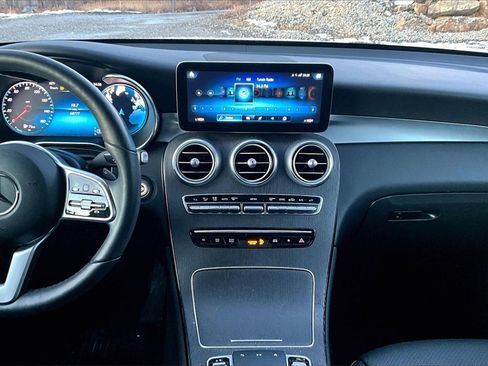 Used 2021 Mercedes-Benz GLC 300 4MATIC image 28