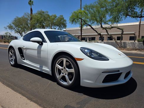 Used 2018 Porsche 718 Cayman RWD image 22