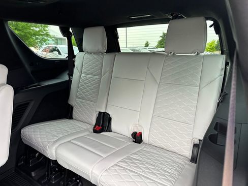 Used 2026 Cadillac Escalade Platinum Sport w/ LPO, Floor Liner Package AWD/4WD image 39