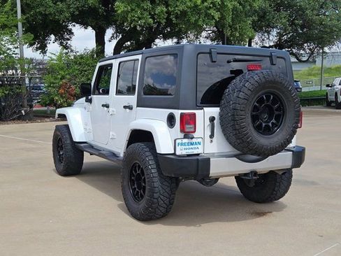 Used 2016 Jeep Wrangler Unlimited Sahara w/ Connectivity Group image 7