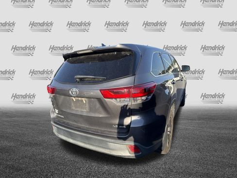 Used 2018 Toyota Highlander Plus AWD/4WD image 11