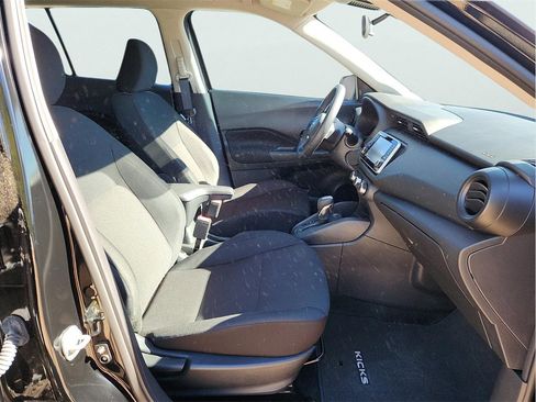 Used 2025 Nissan Kicks Play S image 20
