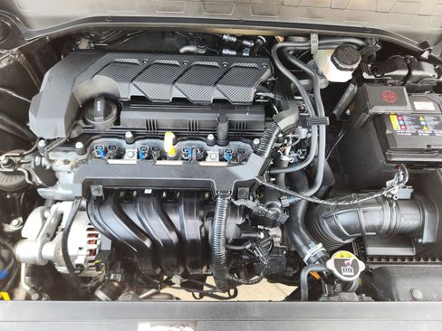 Used 2025 Hyundai Venue SE FWD image 35