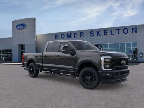 New 2026 Ford F250 Lariat w/ Black Appearance Package image 7