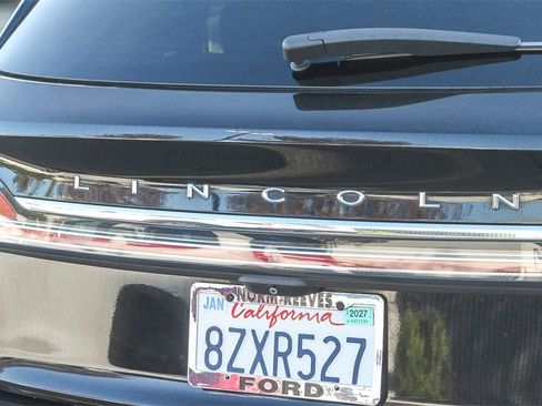 Used 2022 Lincoln Nautilus Reserve w/ Equipment Group 202A image 12