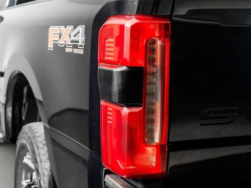 Used 2024 Ford F250 Lariat w/ Lariat Ultimate Package AWD/4WD image 12