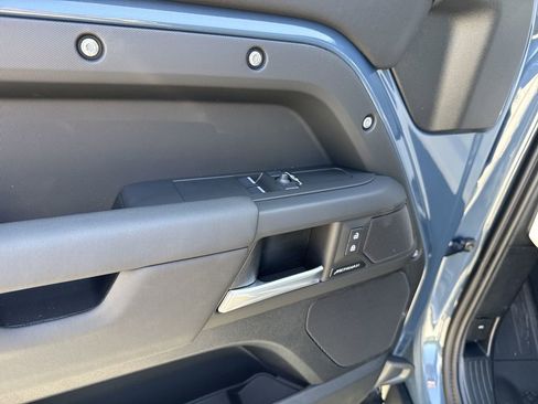 New 2025 Land Rover Defender 90 S image 15