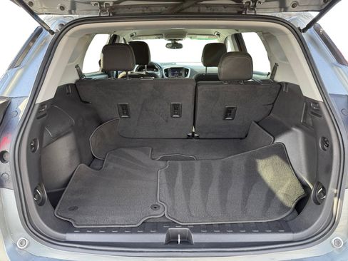 Used 2023 GMC Terrain SLE w/ Driver Convenience Package image 17