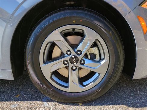 Used 2023 Kia K5 LXS image 11