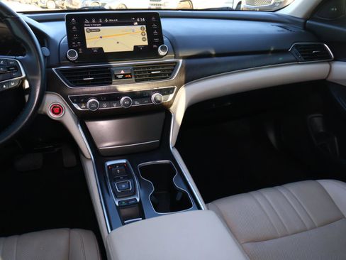 Used 2022 Honda Accord Touring image 10
